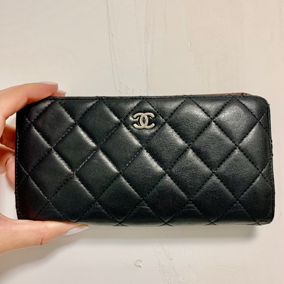 🔴SOLD🔴Chanel Lambskin Yen wallet - Picture 2 of 7